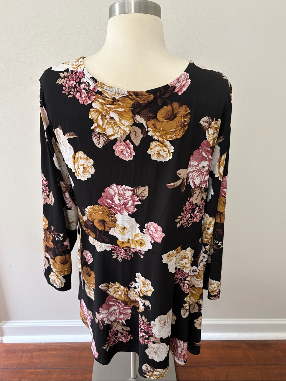 Torrid Black Floral Wrap Peplum Top 3/4 Sleeve 3X Floral Cottagecore - Picture 8 of 12